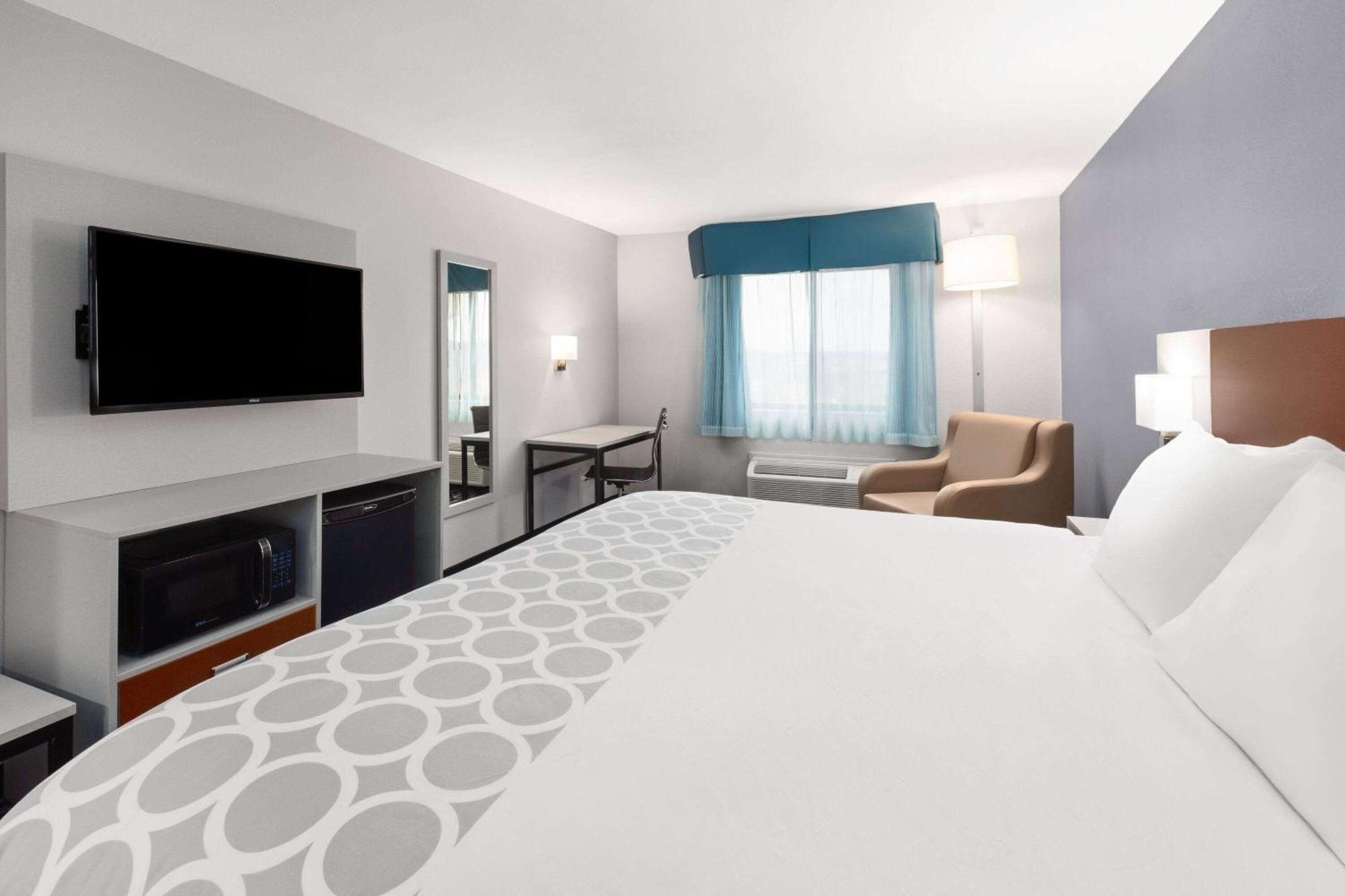 Baymont By Wyndham Warrenton Hotell Eksteriør bilde